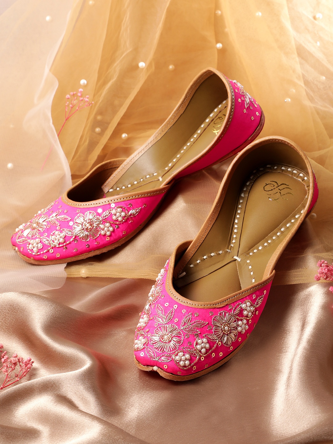 

House of Pataudi Women Ethnic Embellished Mojaris, Pink