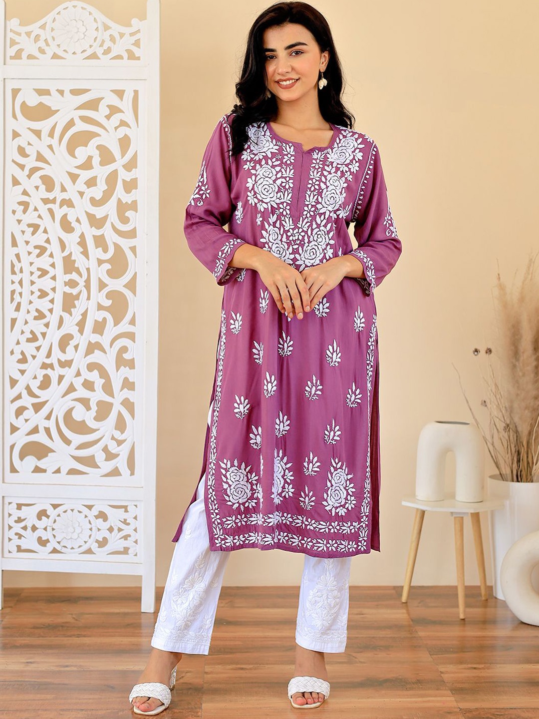 

The Chikan Label Ethnic Motifs Embroidered Chikankari Cotton Straight Kurta, Mauve