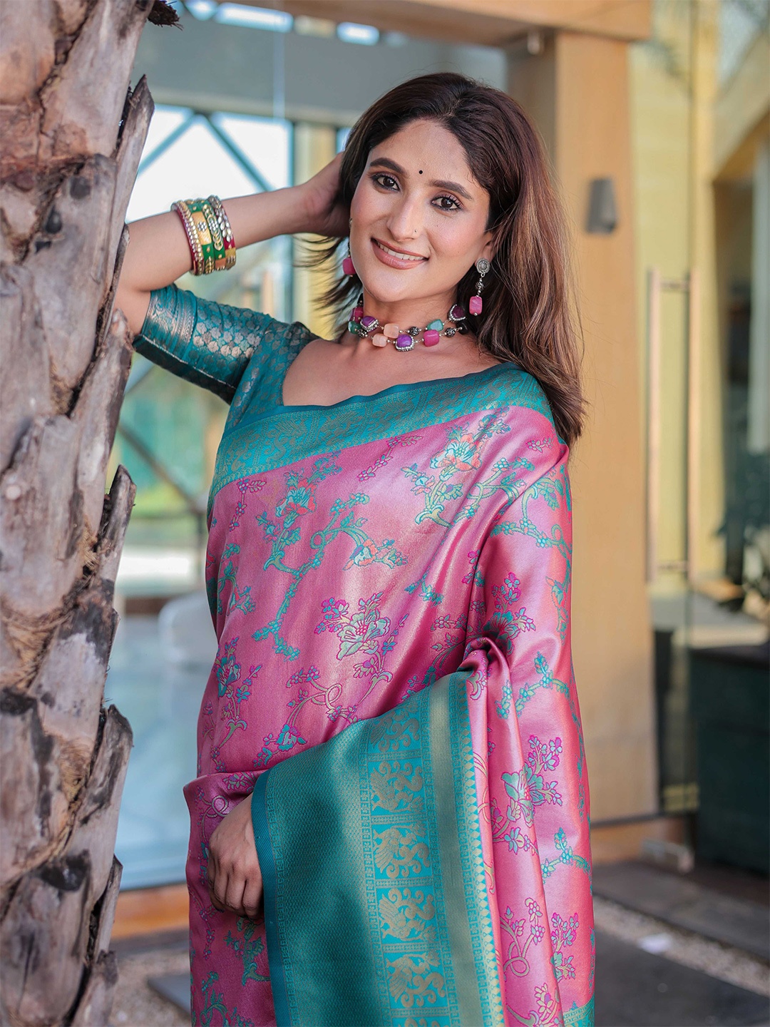 

KIMISHA Floral Woven Design Zari Dharmavaram Saree, Pink