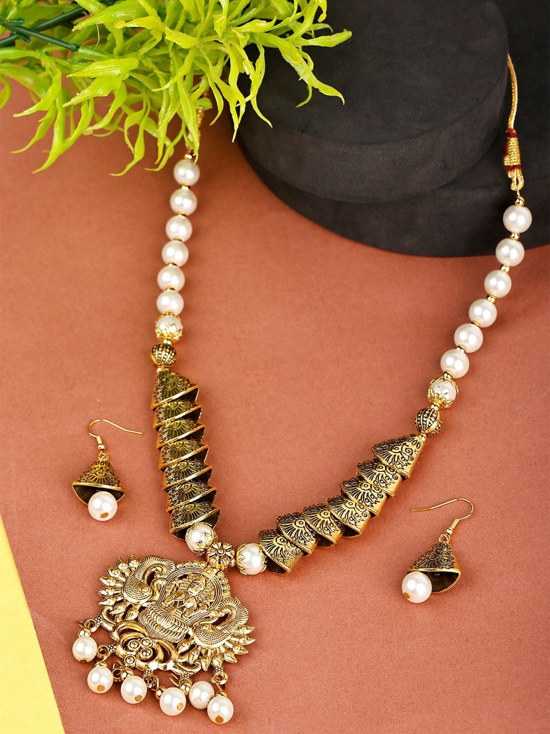 

SUNHARI Gold- Plated Pearl Beaded Jewellery Set