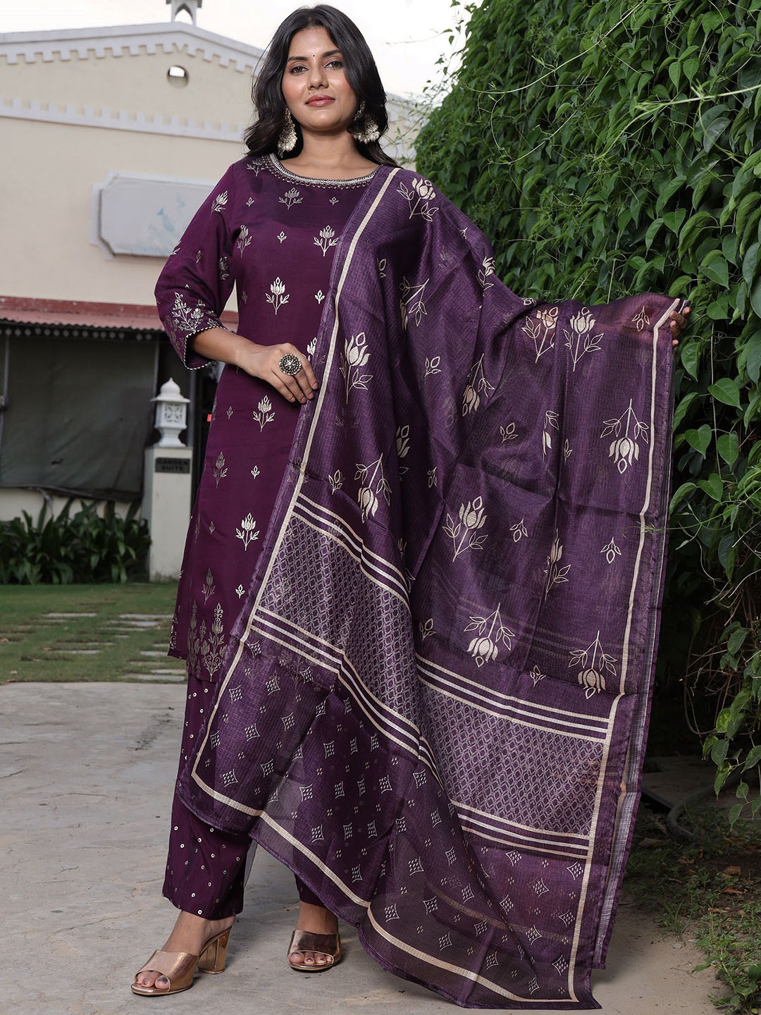

VASVI Floral Woven Design Three-Quarter Sleeves Regular Straight Kurta & Palazzo & Dupatta, Purple