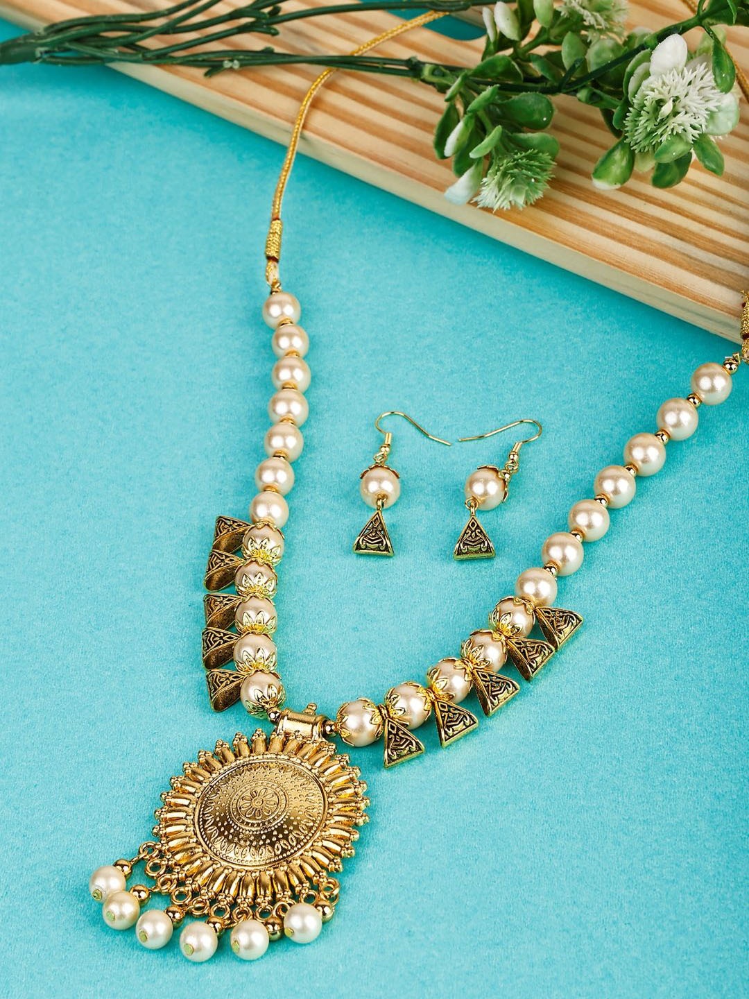 

SUNHARI Gold- Plated Pearl Beaded Jewellery Set