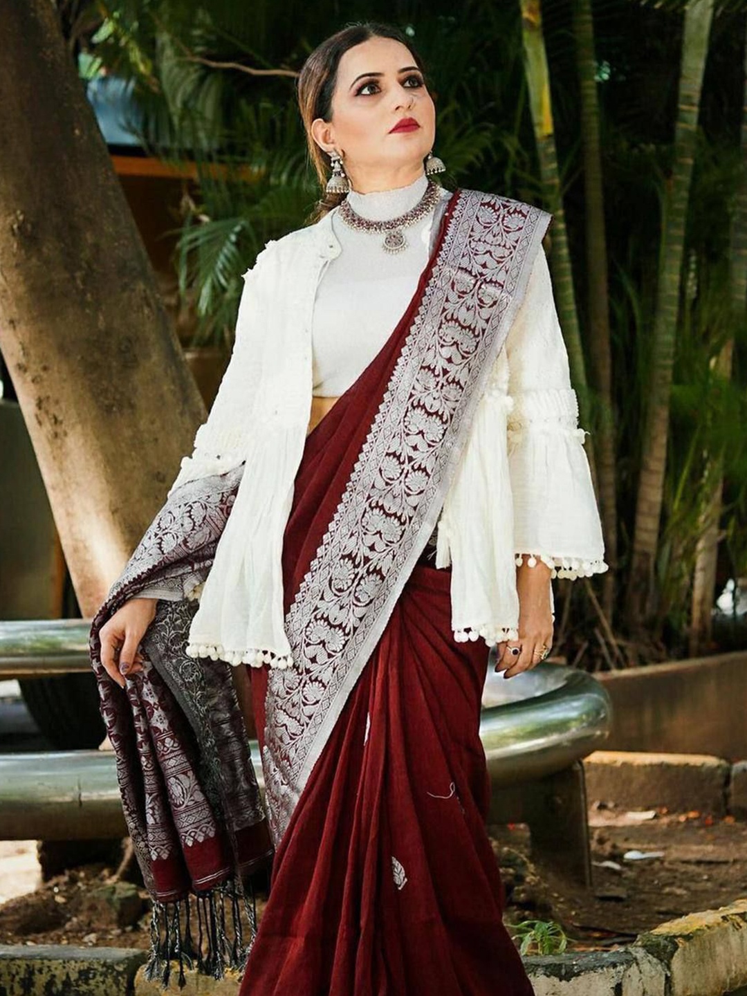 

KALINI Ethnic Motifs Woven Design Zari Pure Silk Banarasi Saree, Maroon