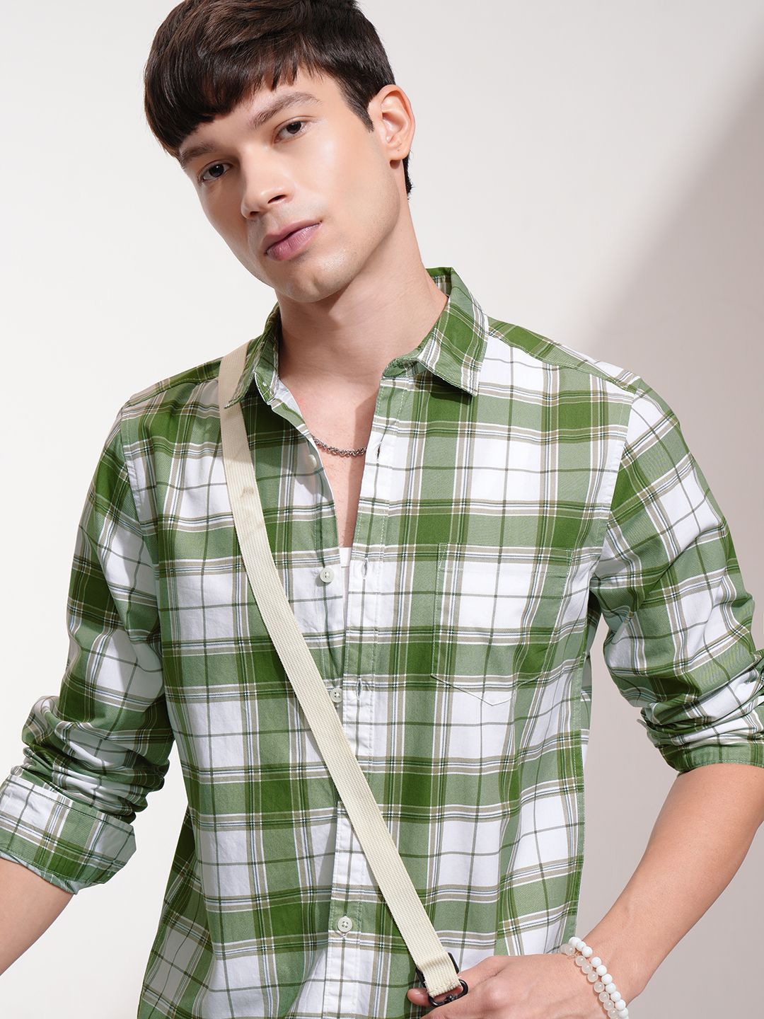 

Highlander Men Olive Printed Checked Casual Shirt, Green