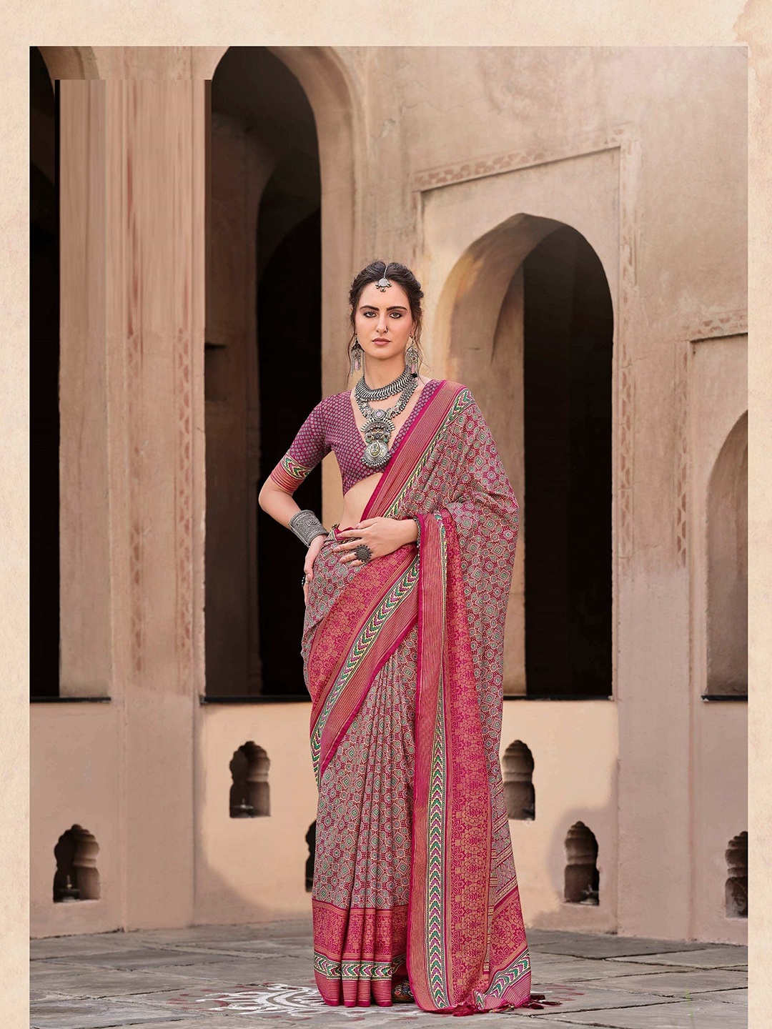 

MAHALASA Ethnic Motifs Printed Patola Saree, Pink
