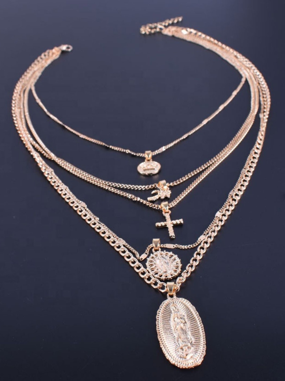 

Pinapes Unisex Brass Gold-Plated Oxidised Necklace