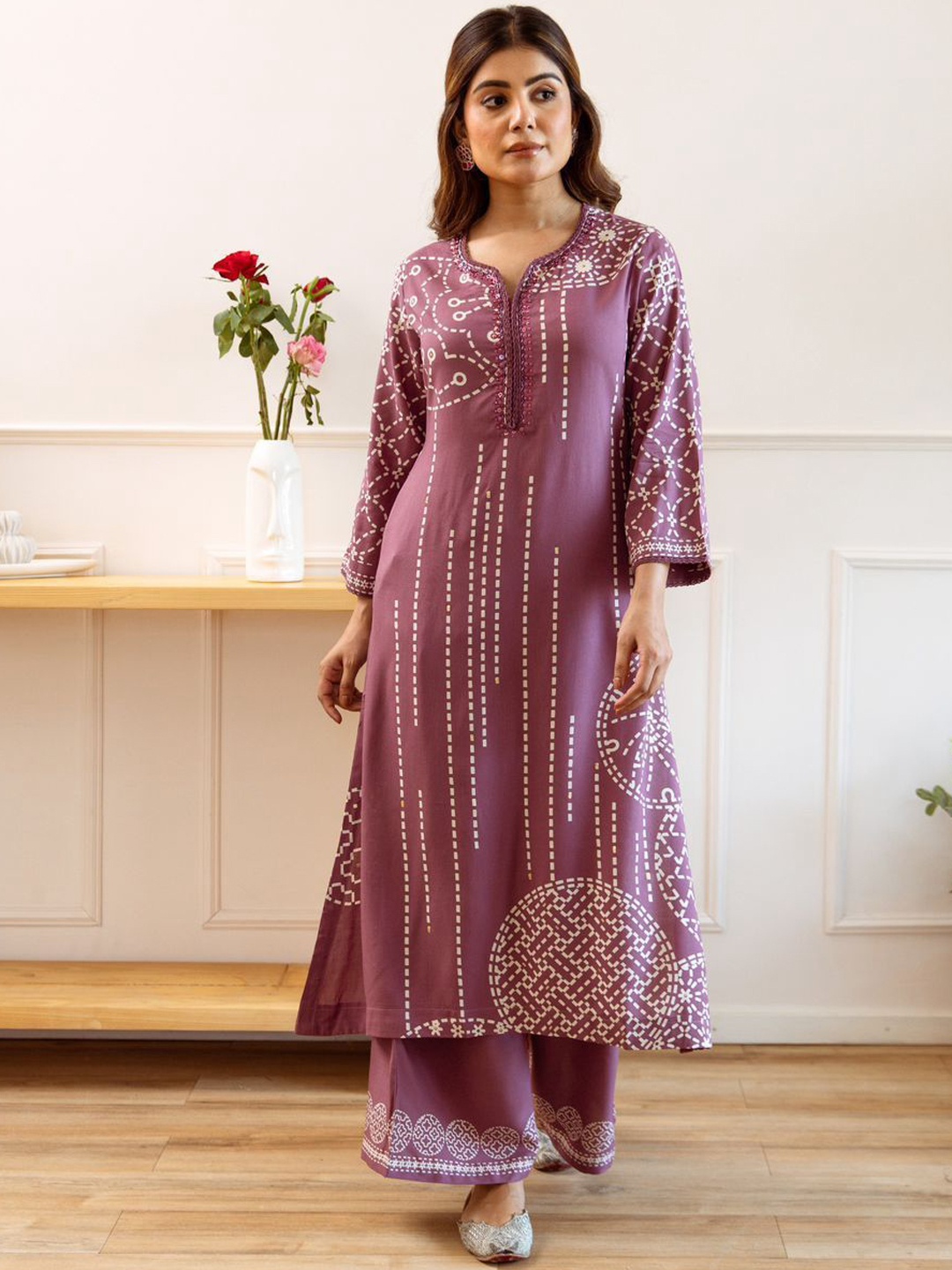 

Anouk Purple Geometric Printed Sweetheart Neck Straight Kurta With Palazzos