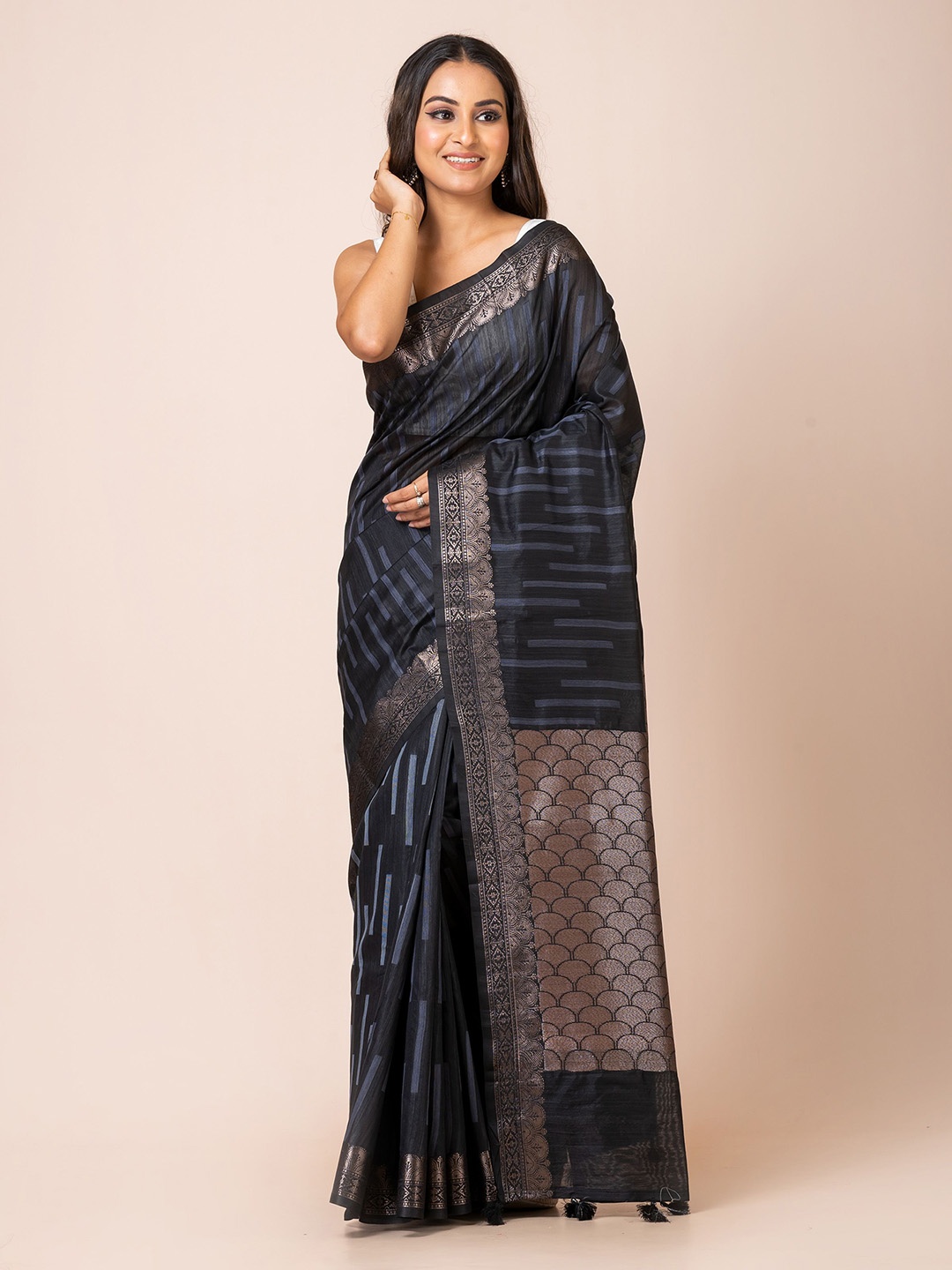 

KAVVYA Woven Design Zari Banarasi Saree, Black