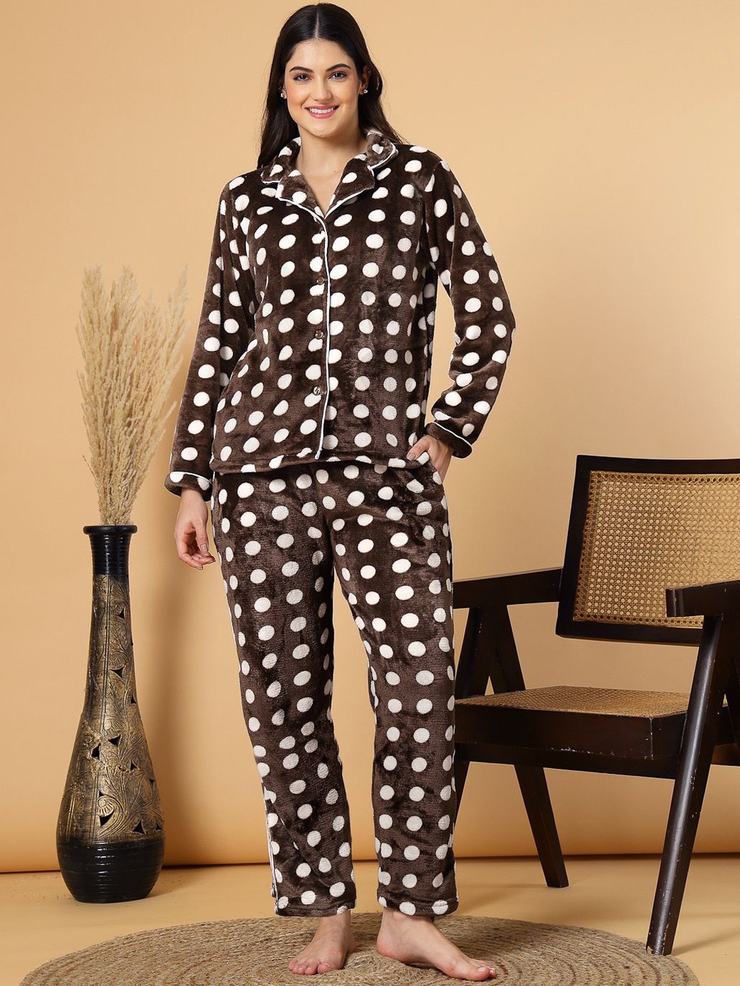 

FABINALIV Geometric Lapel Collar Winter Night Suit with Button Closure, Brown