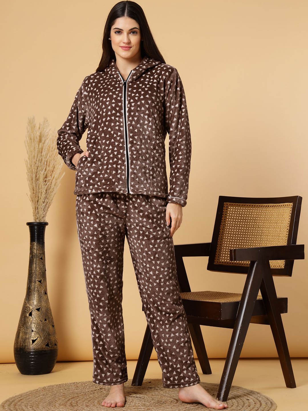 

FABINALIV Geometric Hooded Winter Night Suit with Zip Closure, Brown