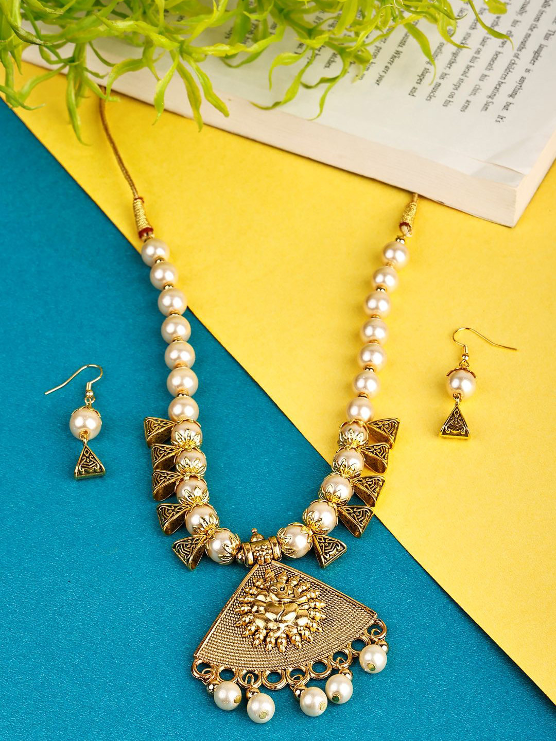 

SUNHARI Beaded Jewellery Set, Gold