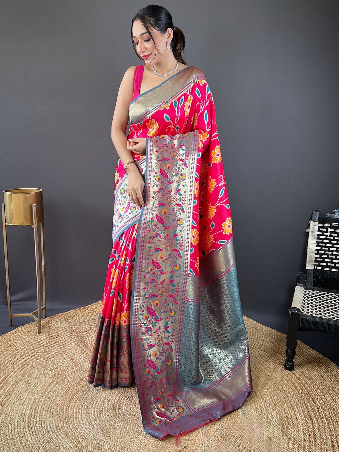 

STAVA CREATION Woven Design Zari Gadwal Saree, Pink