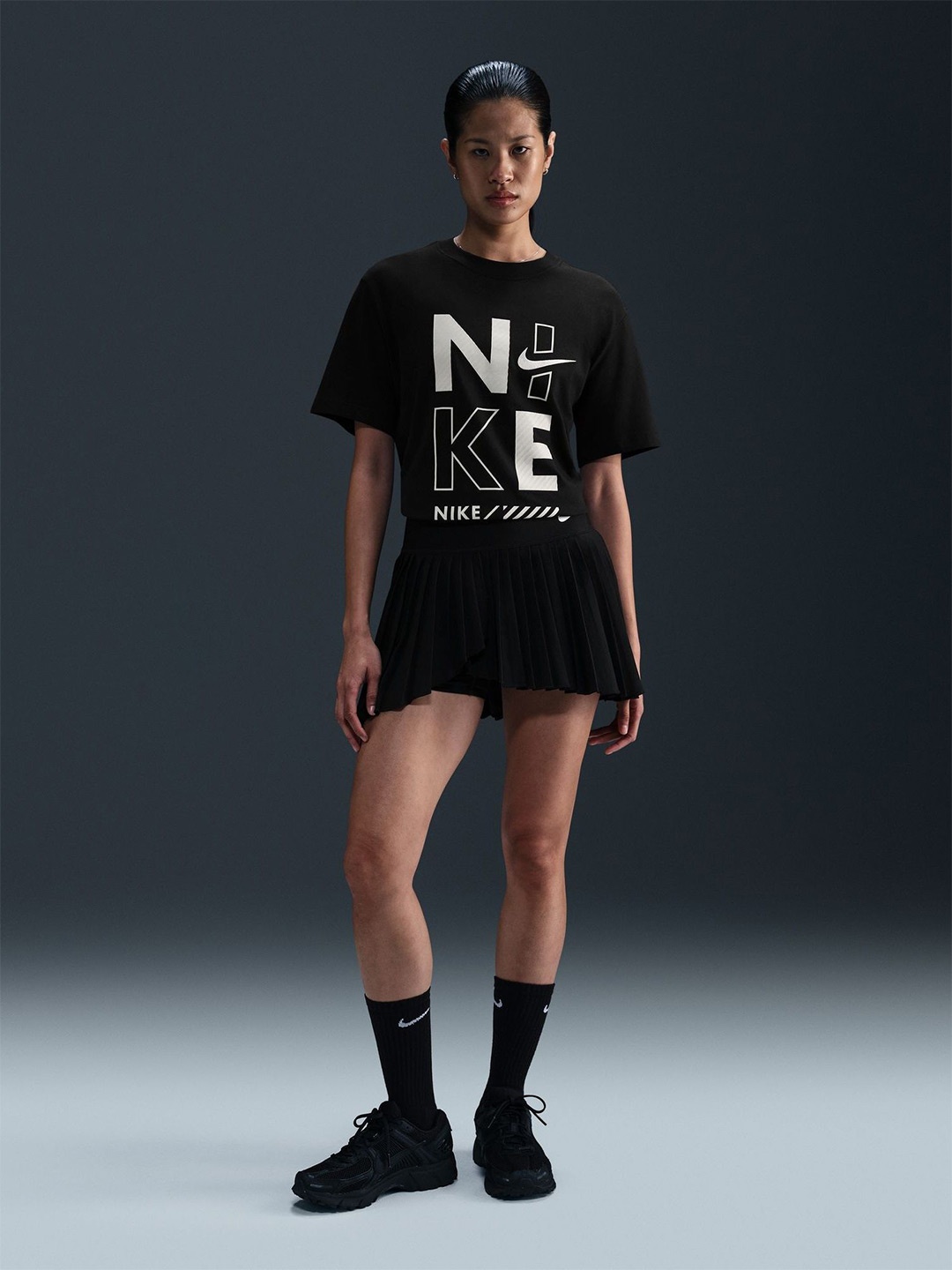 

Nike Sportswear Women's T-Shirt, Black