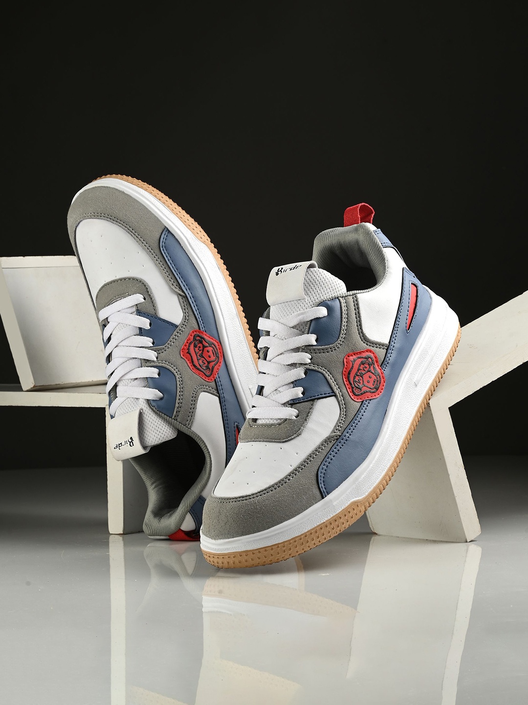

BIRDE Men Colourblocked Sneakers, Blue