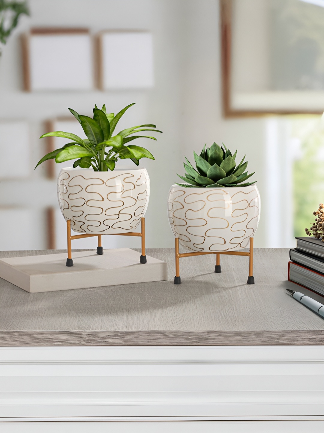 

Homspurts White & Gold Toned 4 Pieces Geometric Printed Planters With Stands