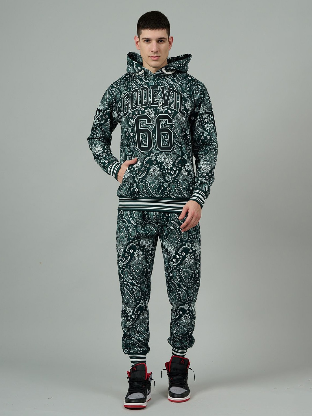 

GO DEVIL Printed Sweatshirt With Joggers Co-Ords, Sea green