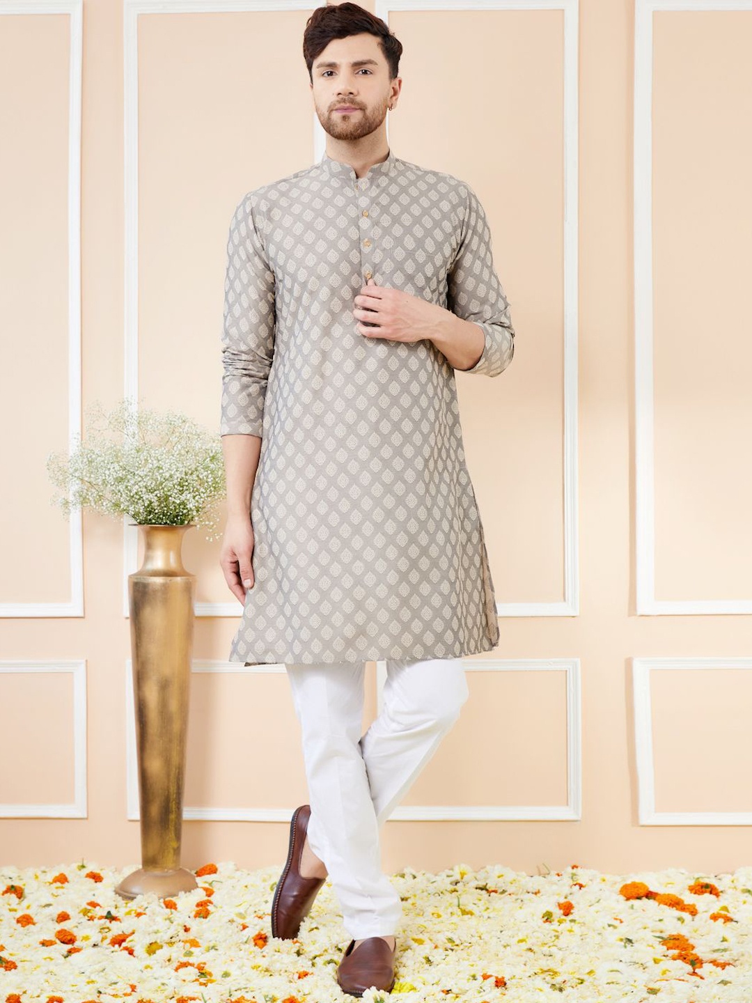 

See Designs Ethnic Motifs Mandarin Collar Pure Silk Straight Kurta, Grey