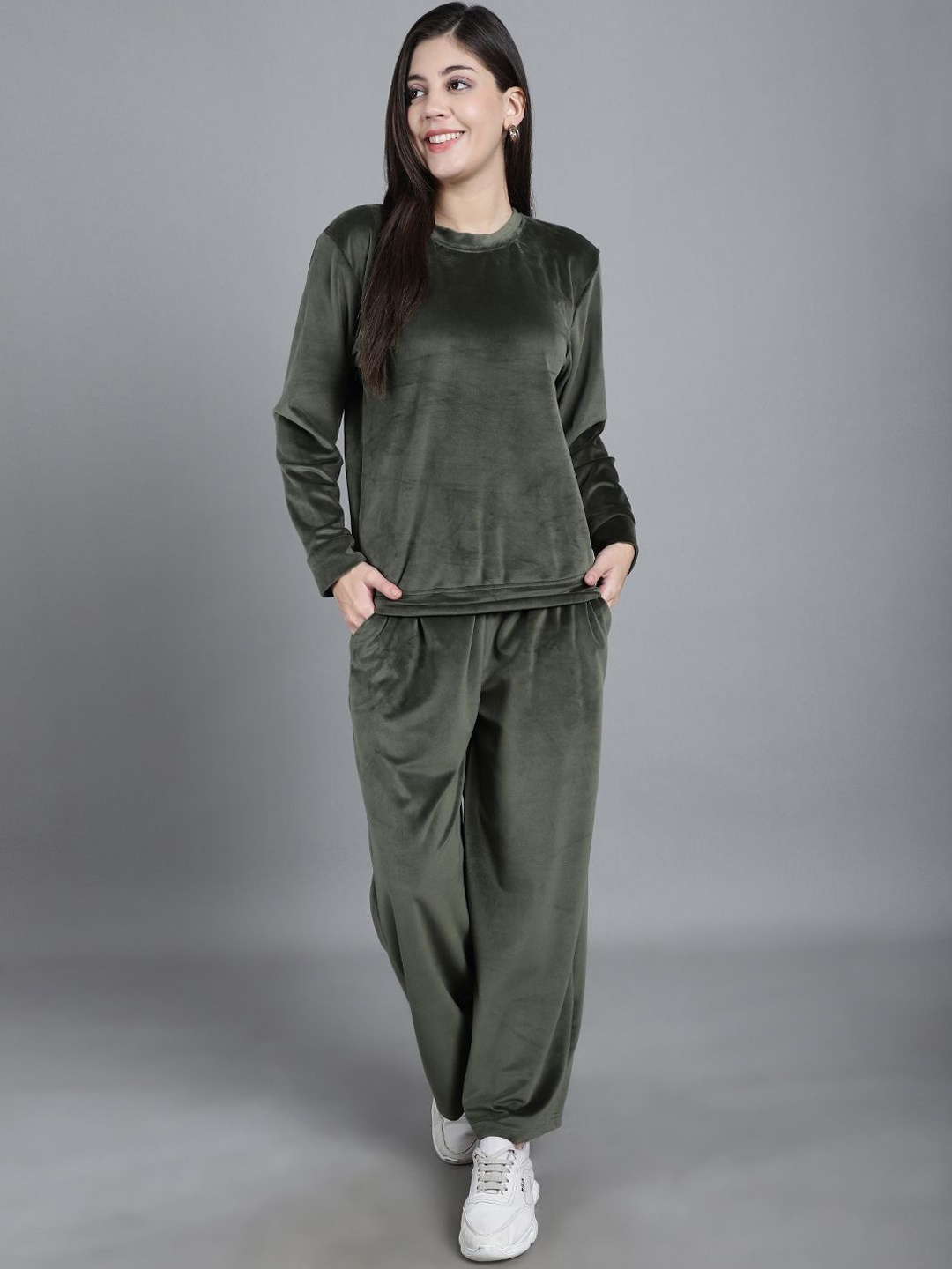 

GRACIT Round Neck Velvet Sweatshirt with Track Pant, Olive