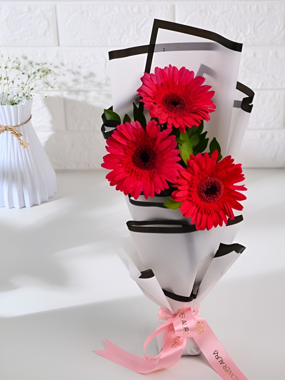 

Floweraura Red & White 3 Pieces Gerberas Fresh Flowers Bouquet