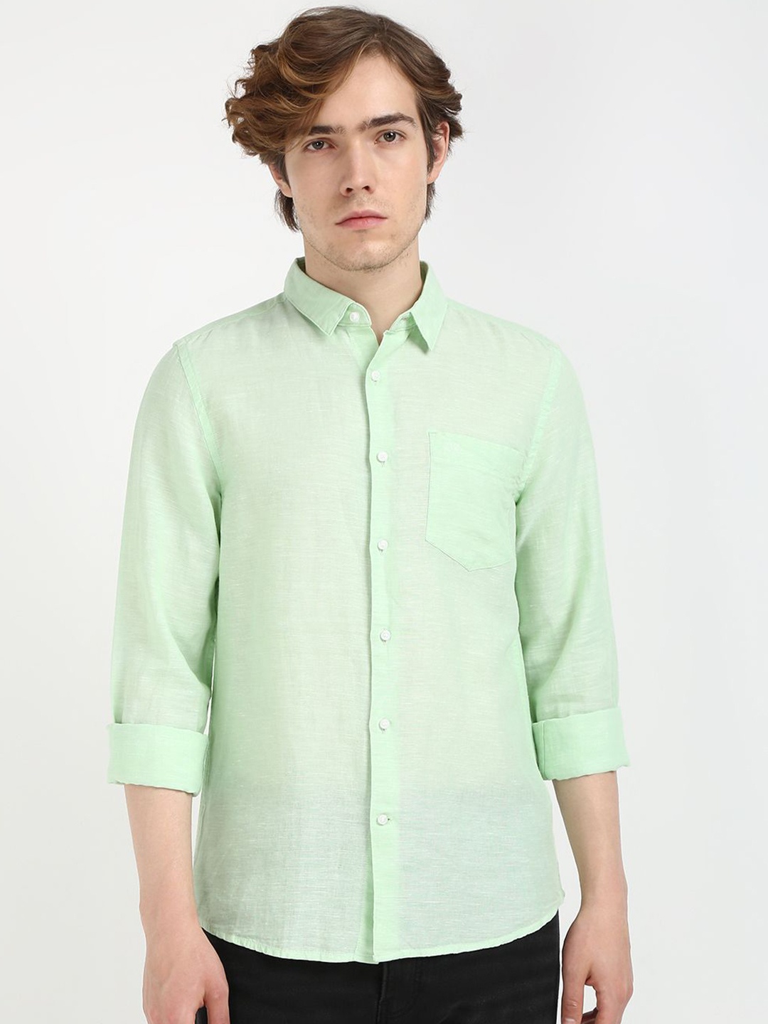 

Calvin Klein Jeans Men Spread Collar Solid Cotton Casual Shirt, Green