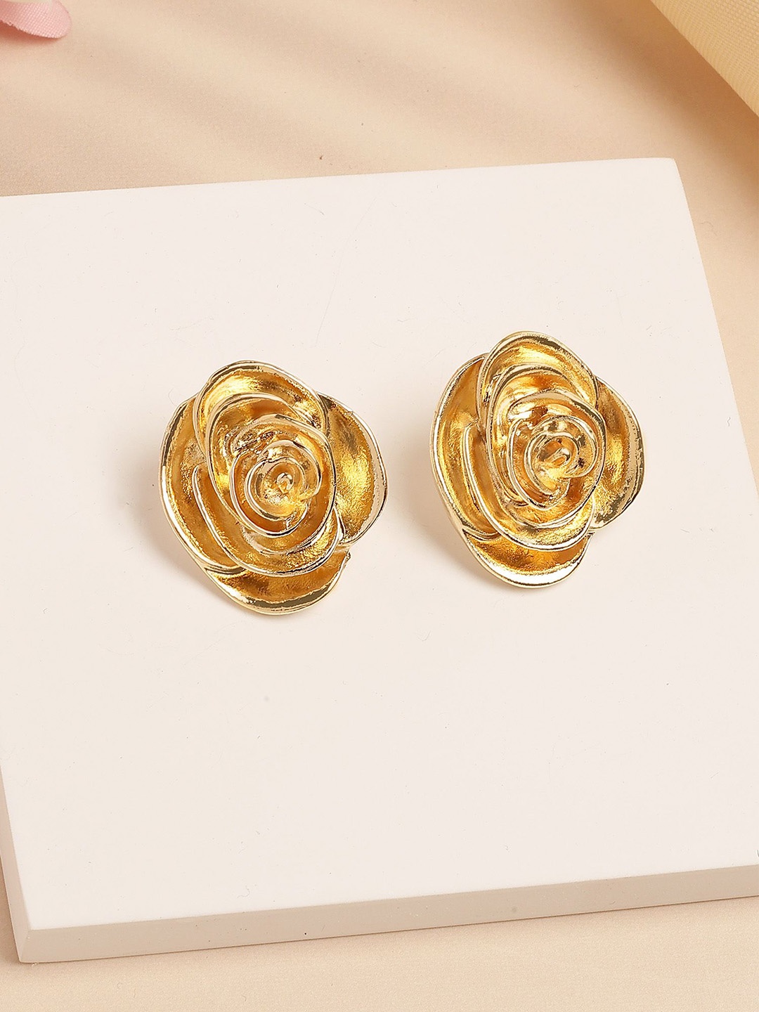 

Bohey by KARATCART Gold Plated Floral Shaped Studs