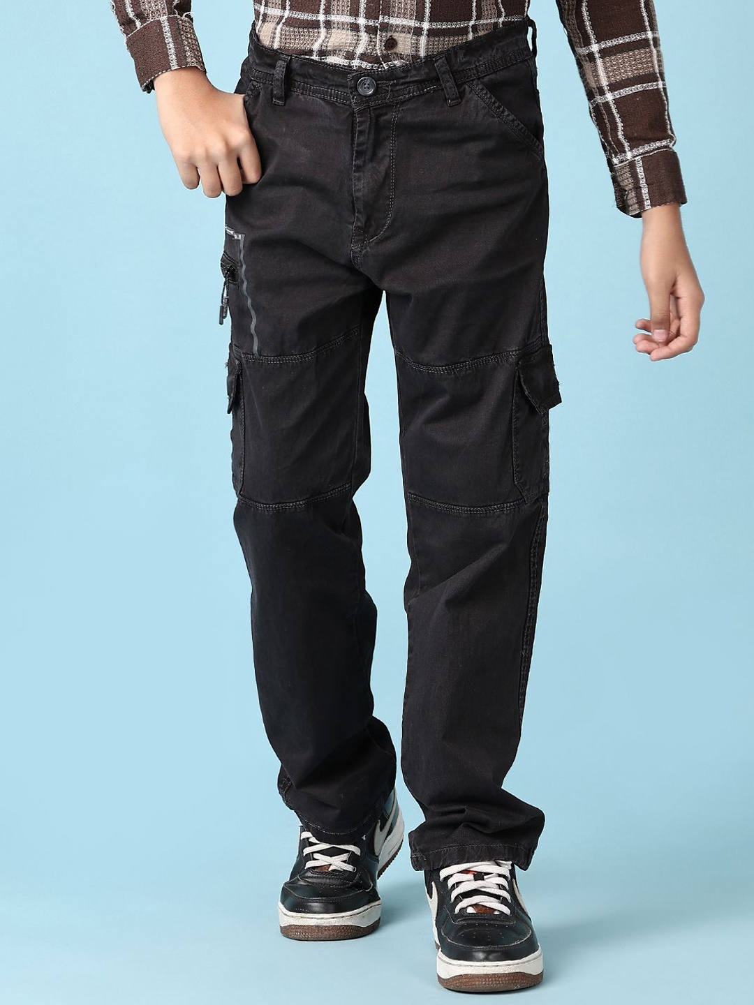 

V-Mart Boys Cotton Mid-Rise Cargos Trousers, Brown