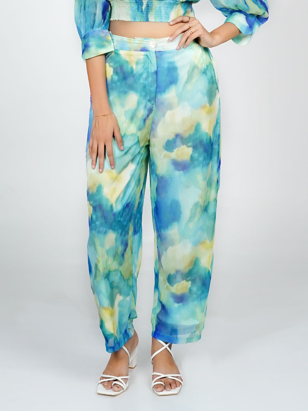 

Zink London Women Abstract Printed Straight Fit Trouser, Blue