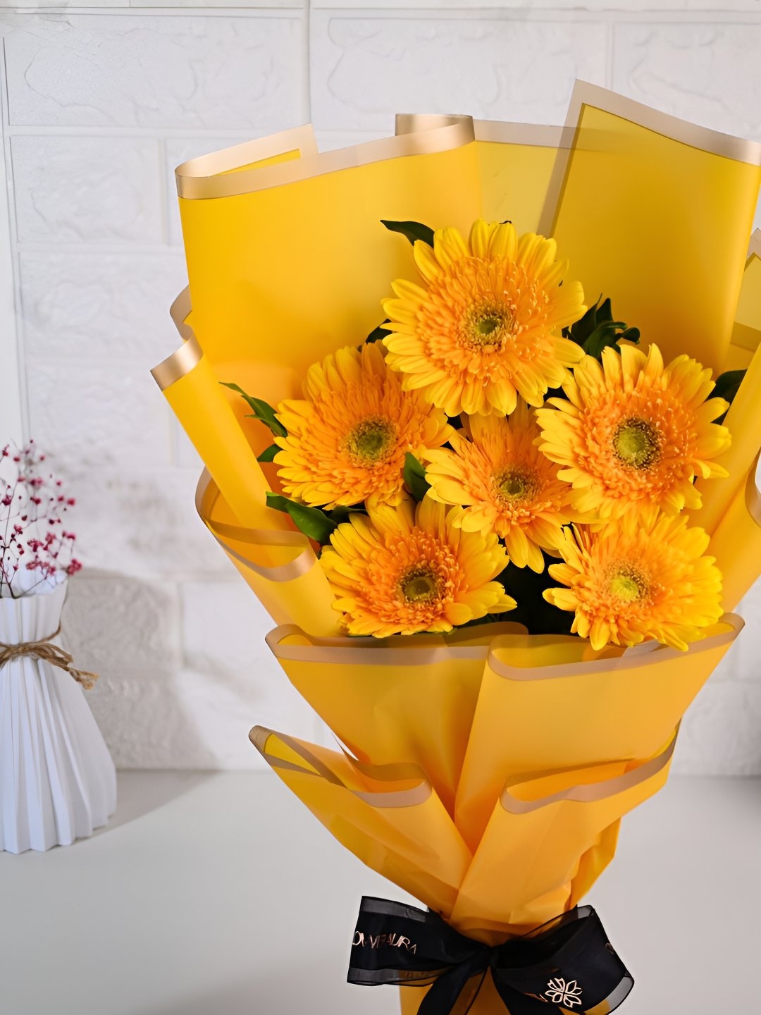 

Floweraura Yellow 6 Pieces Gerberas Fresh Flowers Bouquet
