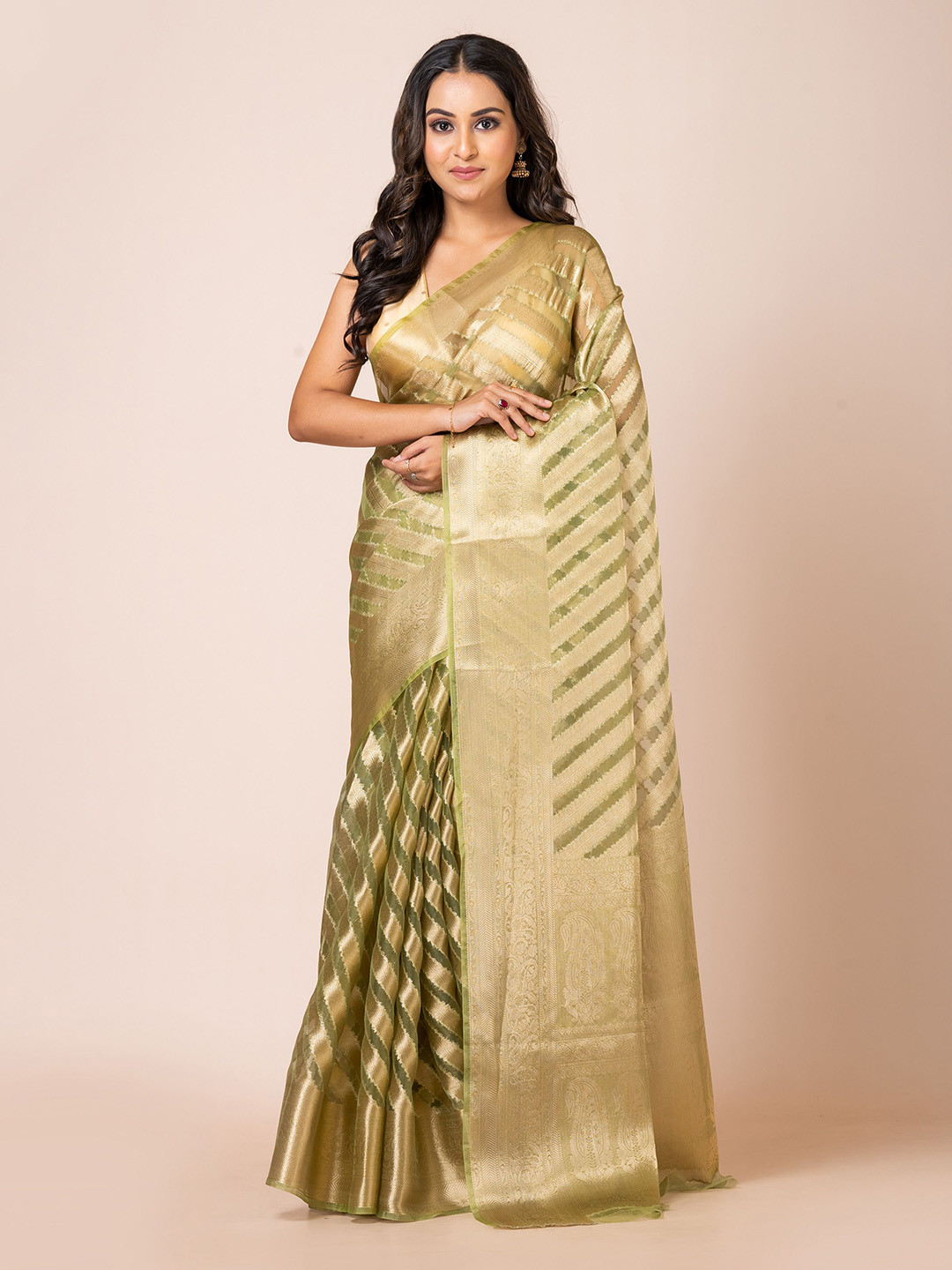 

KAVVYA Striped Banarasi Saree, Green