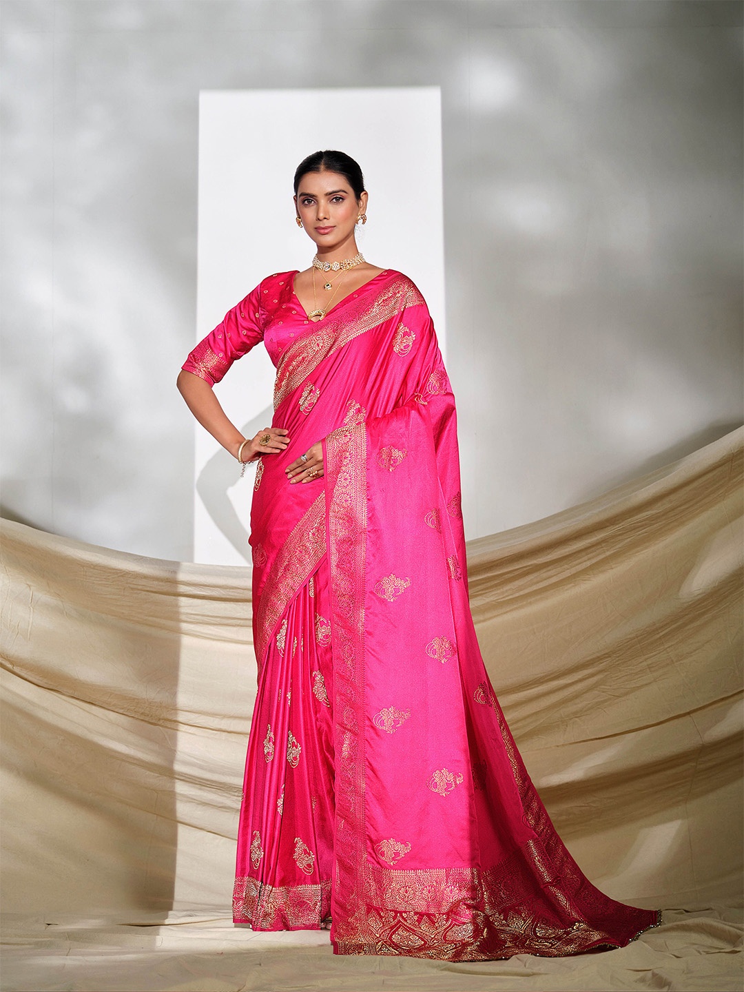 

TANNAH Woven Design Zari Satin Saree with Blouse Piece, Pink