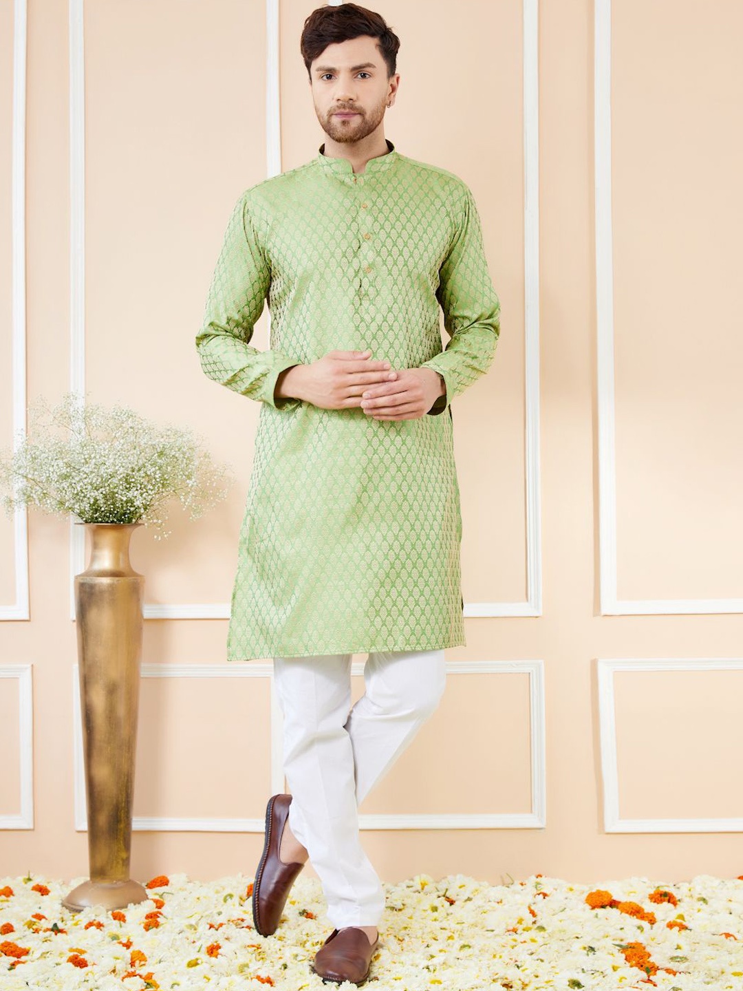 

See Designs Ethnic Motifs Woven Design Mandarin Collar Pure Silk Straight Kurta, Green