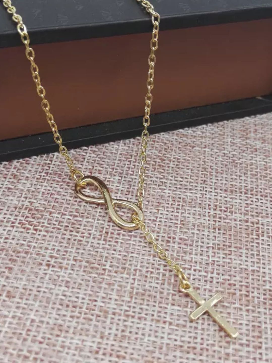 

Pinapes Unisex Set Of 2 Gold-Plated Dinosaur and Cross Minimal Necklaces