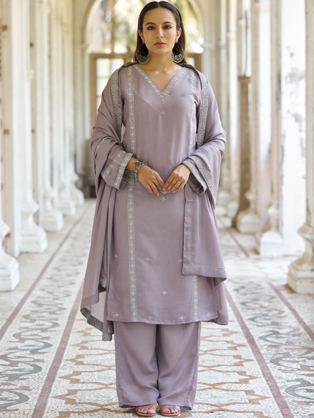 

HOUSE OF MIRA Floral Embroidered Aari Work Kurta with Palazzo & Dupatta, Mauve