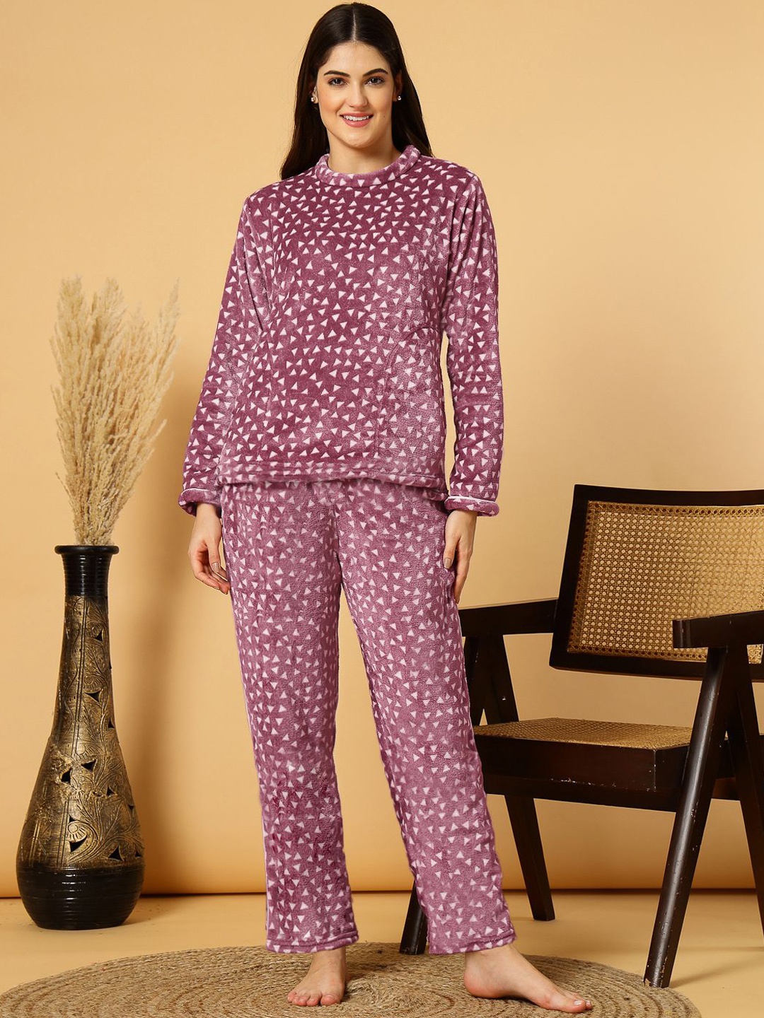

FABINALIV Geometric Round Neck Winter Night Suit with 2 Side Pockets, Pink