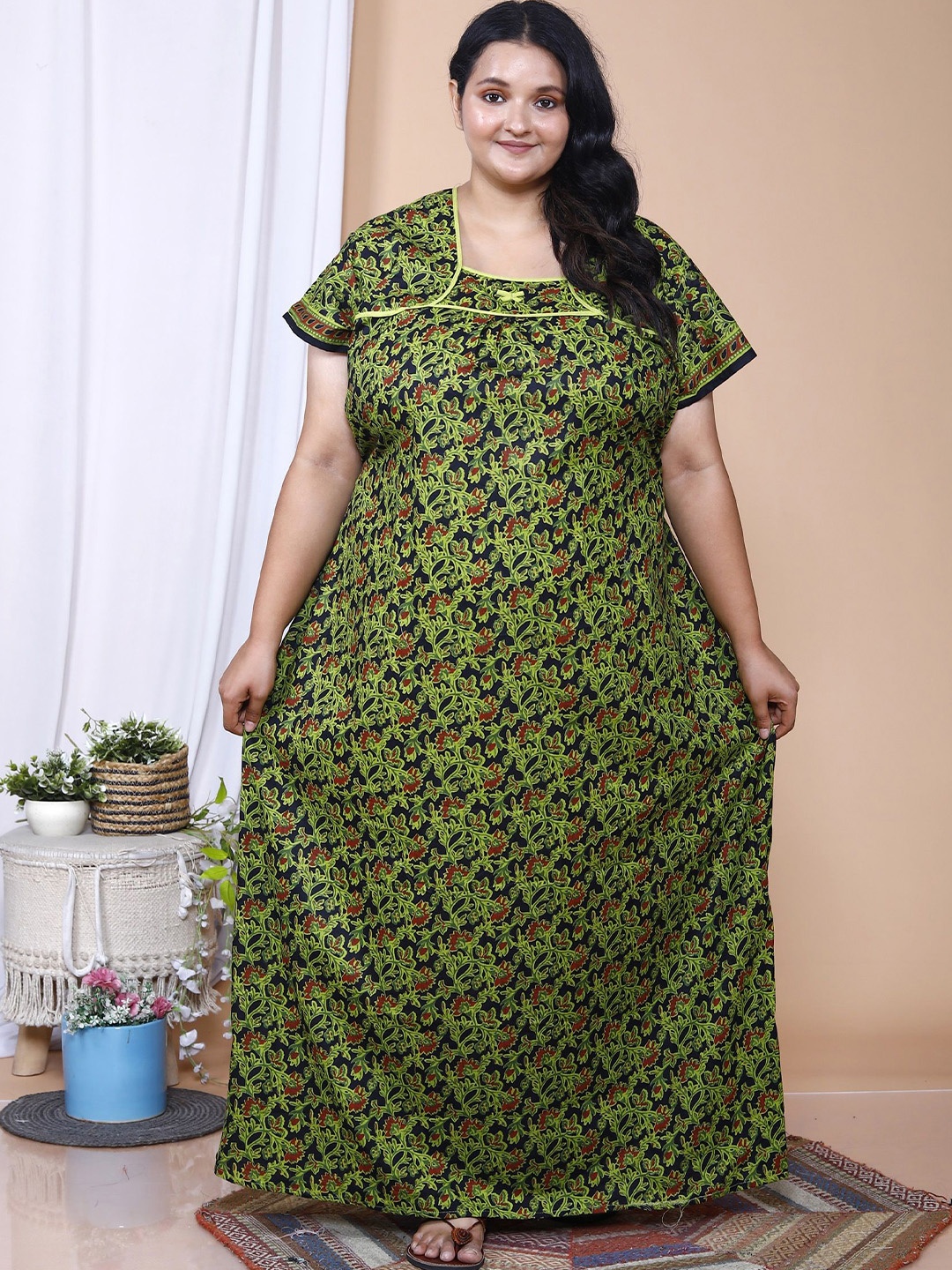 

SP DESIGNS Women Floral Printed Pure Cotton Maxi Nightdress, Green