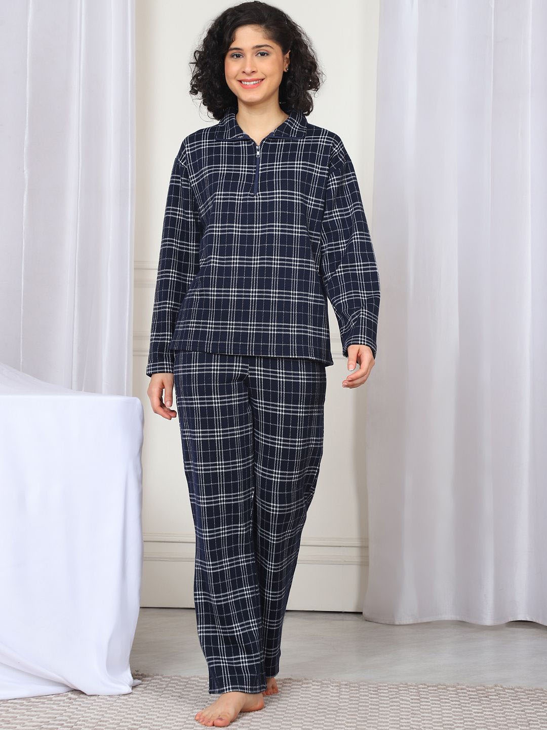 

Kanvin Women Checked Night suit, Navy blue