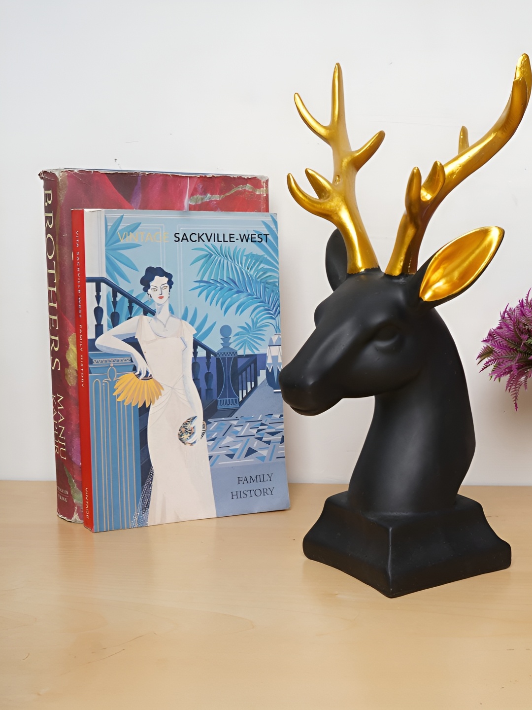

Zart Black Idol Showpiece