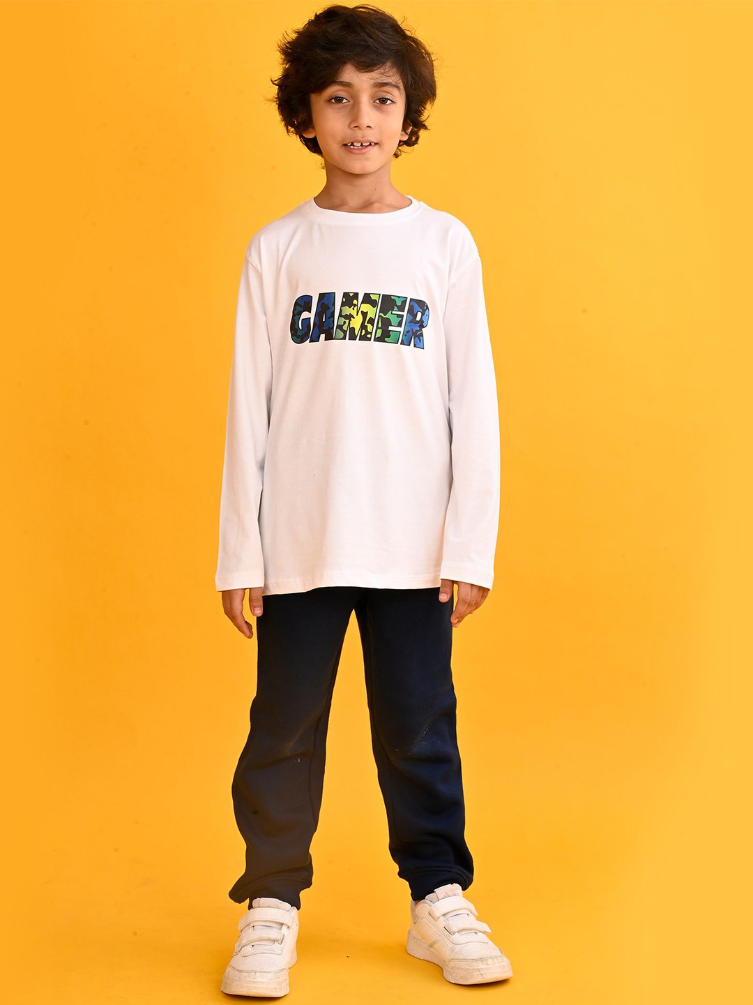 

Anthrilo Boys Printed Fleece T-shirt With Jogger, White