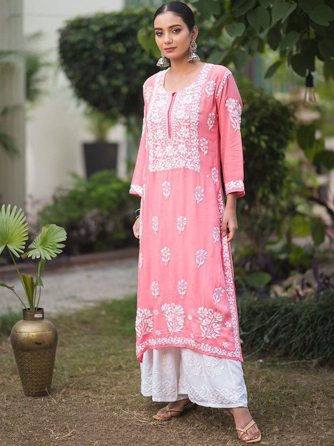 

Rangreza Ethnic Floral Embroidered Chikankari Straight Kurta, Coral