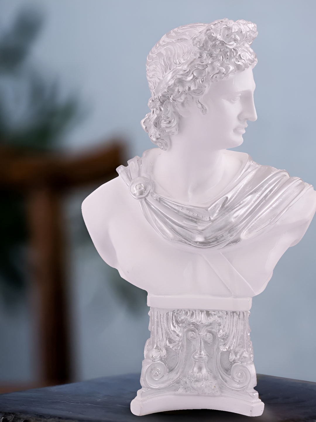 

Zart White Religious Idol Showpiece