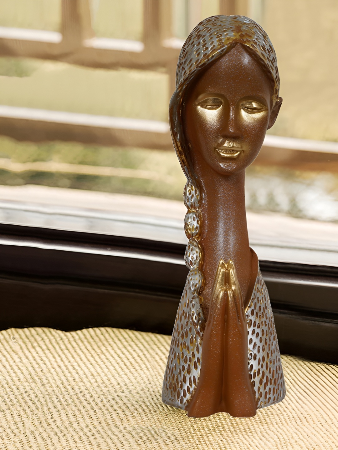 

Zart Brown Idol Showpiece