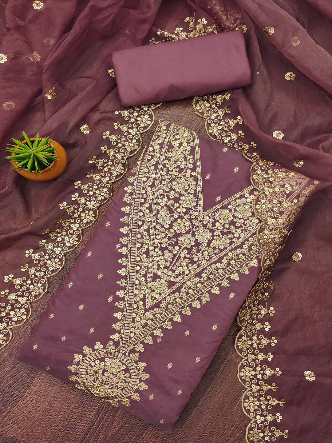 

Peachmode Floral Embroidered Sequinned Woven Chanderi Unstitched Dress Material, Mauve