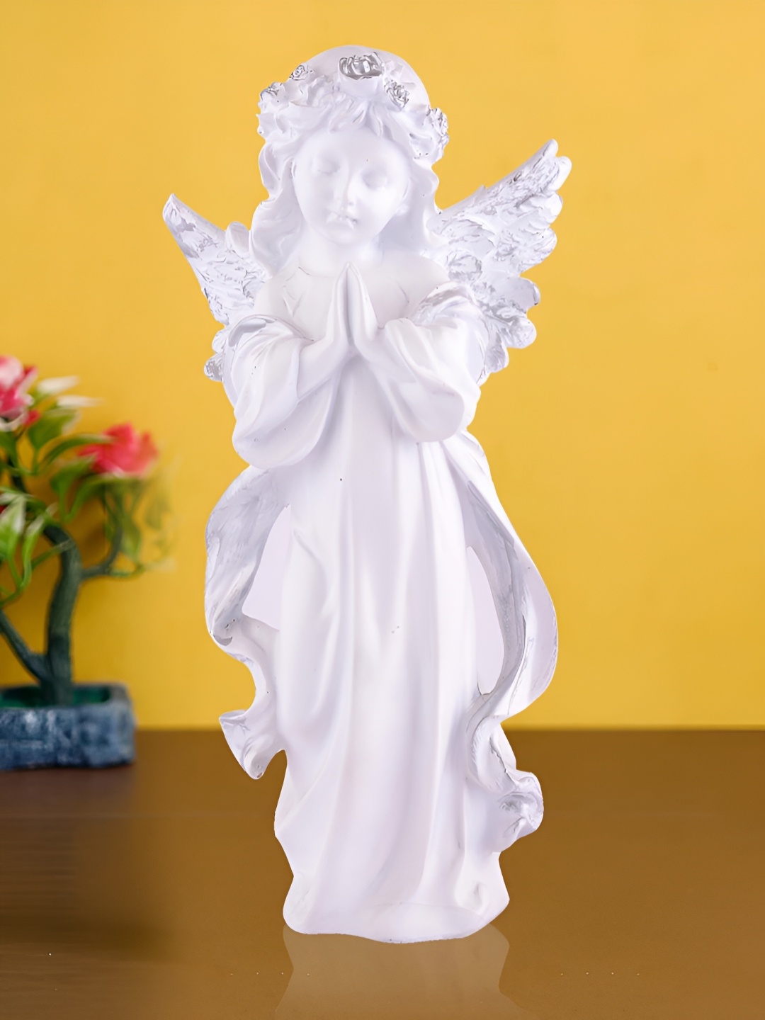 

Zart White Other Figurine Showpiece