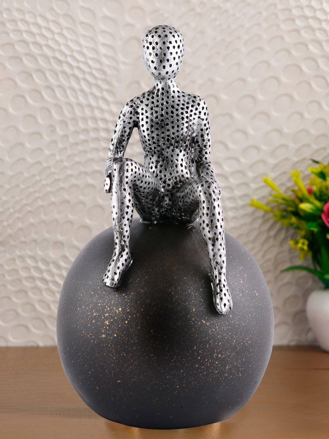 

Zart Black Idol Showpiece
