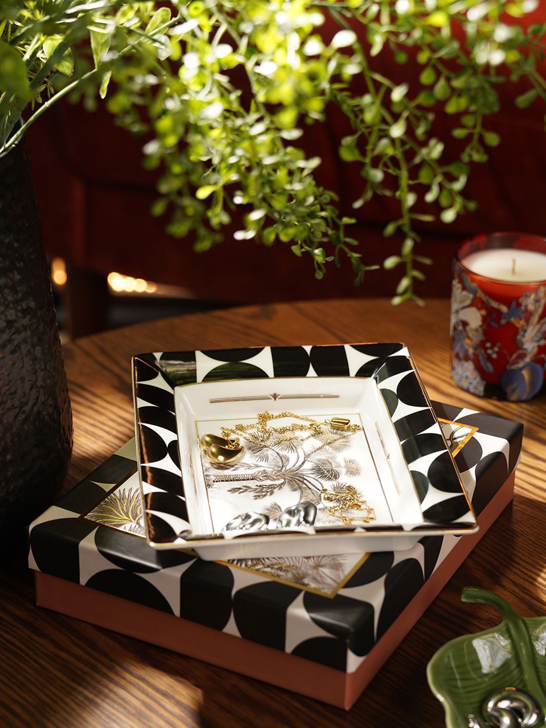 

Pure Home and Living Black & White Palmier Printed Serving Tray