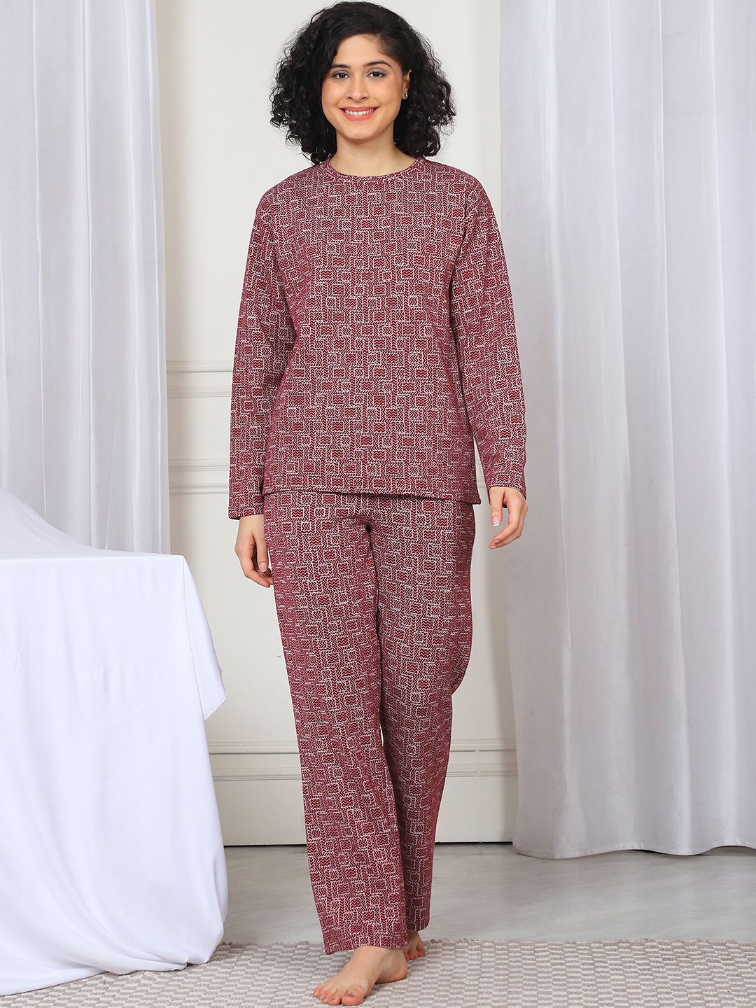 

Kanvin Women Geometric Printed Night suit, Red