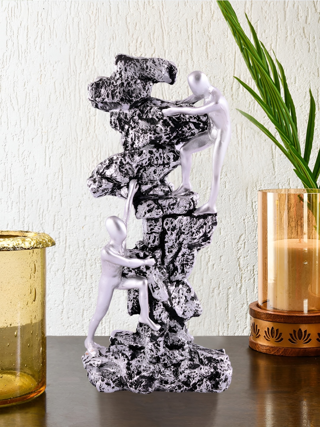 

Zart Silver-Toned Idol Showpiece