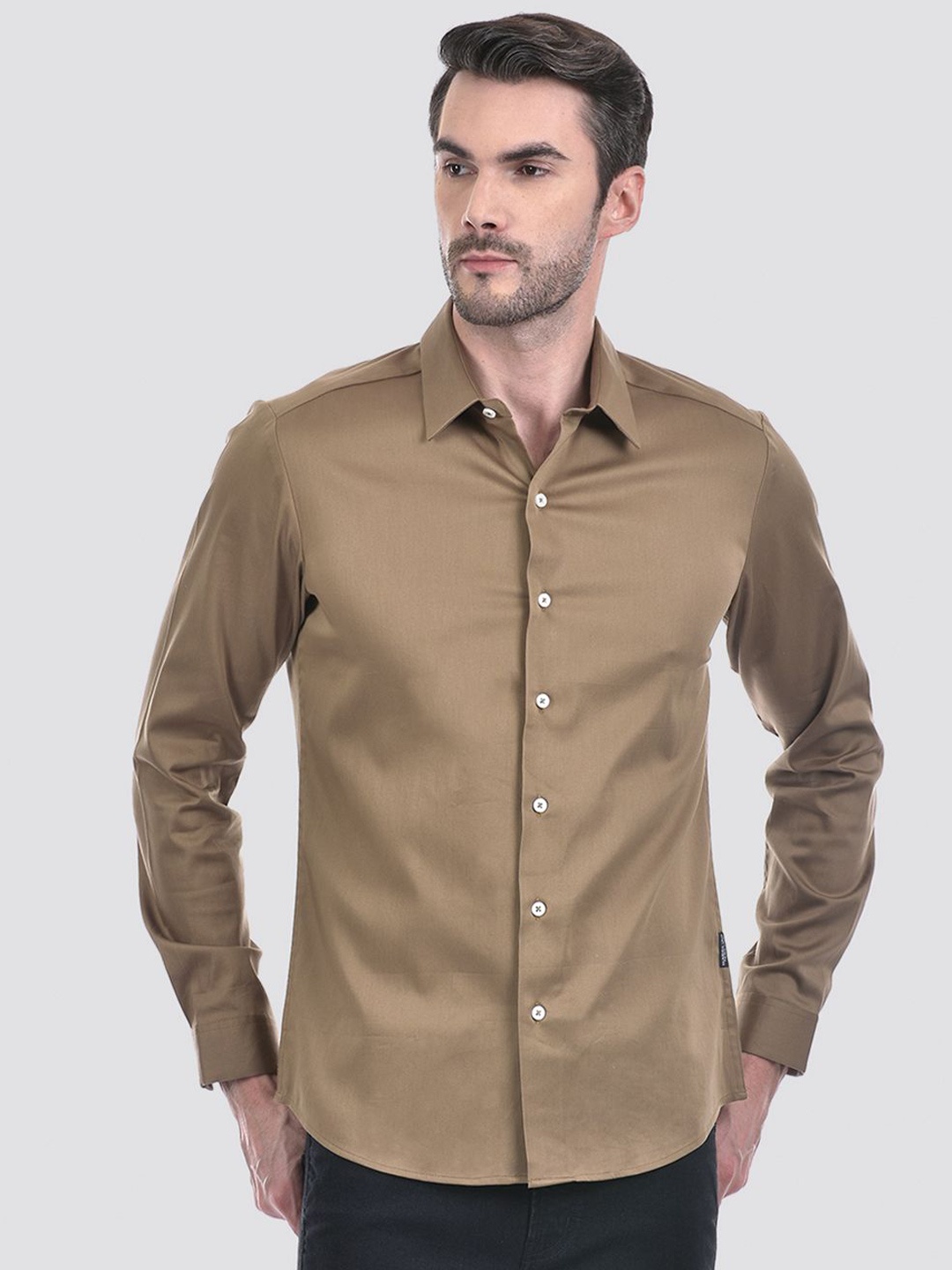 

Numero Uno Men Spread Collar Solid Slim Fit Casual Shirt, Brown