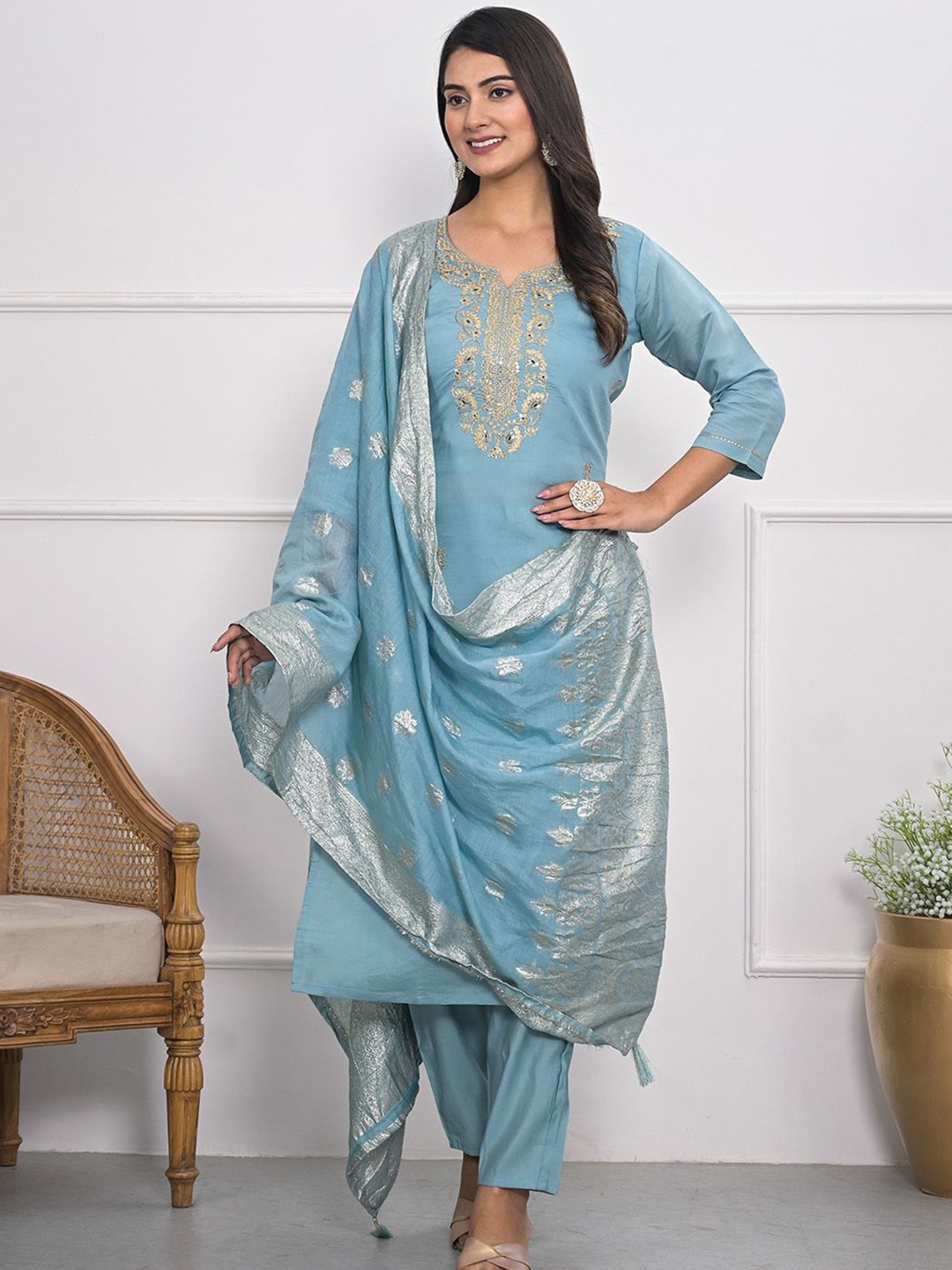 

Ishin Notch Neck Floral Embroidered Kurta with Trouser & Dupatta, Lavender