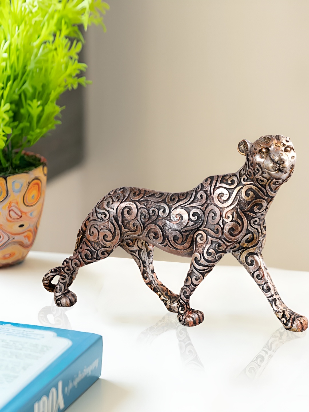 

Zart Bronze-Toned Birds and Animals Figurine Showpiece